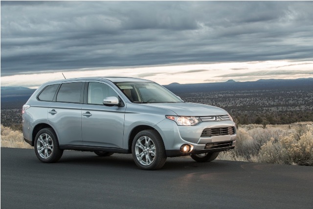 Mitsubishi Outlander 2014 giá từ 22.995 USD - cưới em nó thôi ! - 4